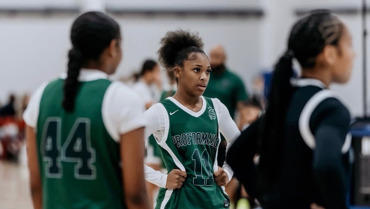 Help Tutu with her Travel Basketball π Journey